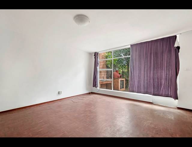 2 BEDROOM TOWNHOUSE FOR SALE IN WINDSOR EAST